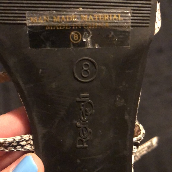 Women’s size 8 snake skin flats - Picture 7 of 7